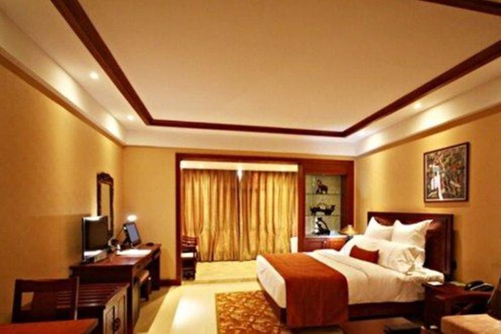 Ramada Plaza Xishuangbanna Hotell Exteriör bild