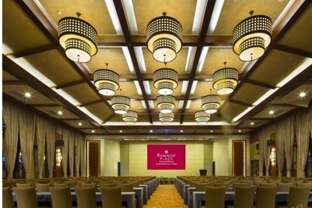 Ramada Plaza Xishuangbanna Hotell Exteriör bild