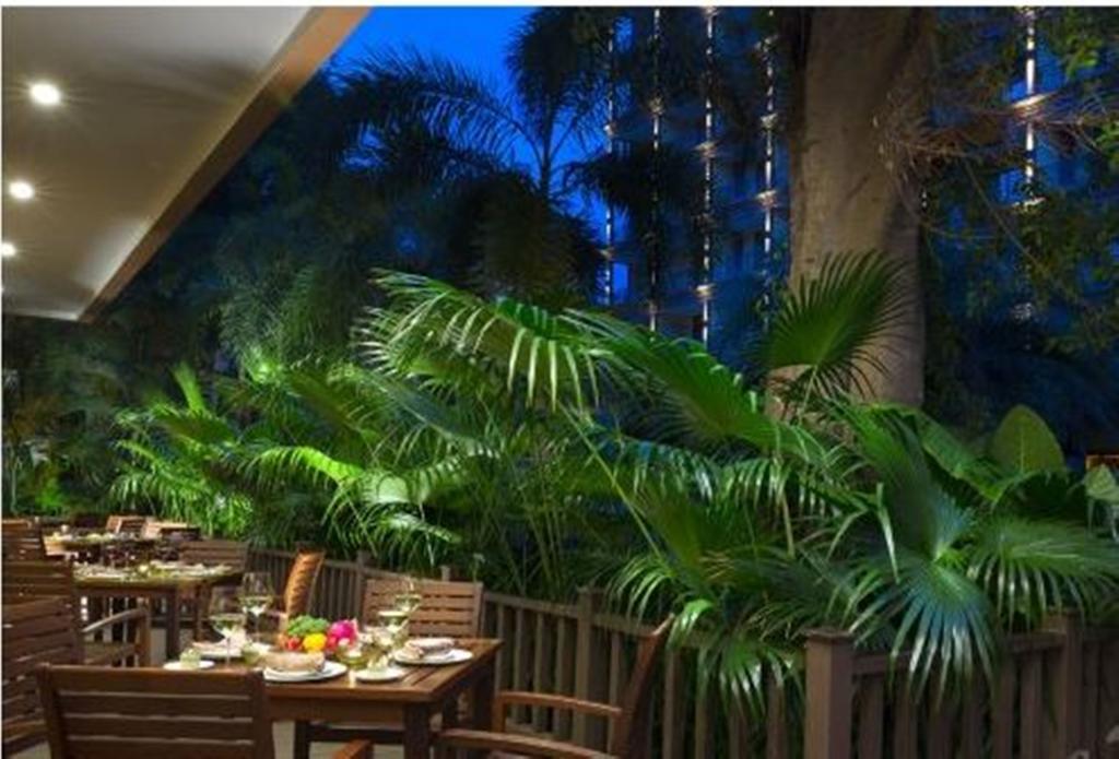 Ramada Plaza Xishuangbanna Hotell Exteriör bild