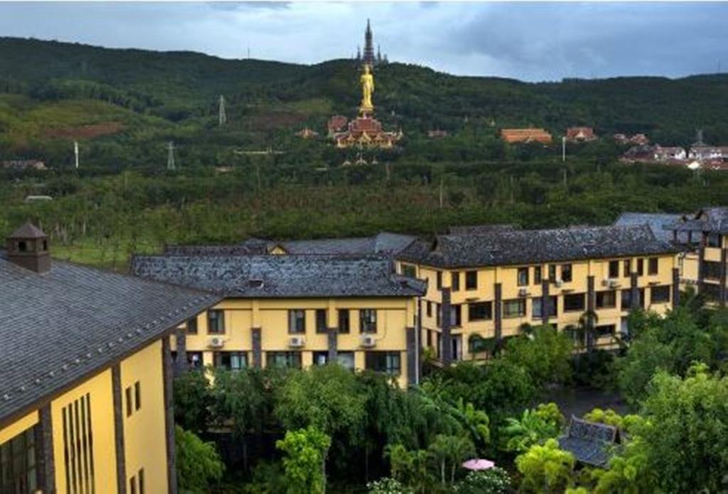 Ramada Plaza Xishuangbanna Hotell Exteriör bild